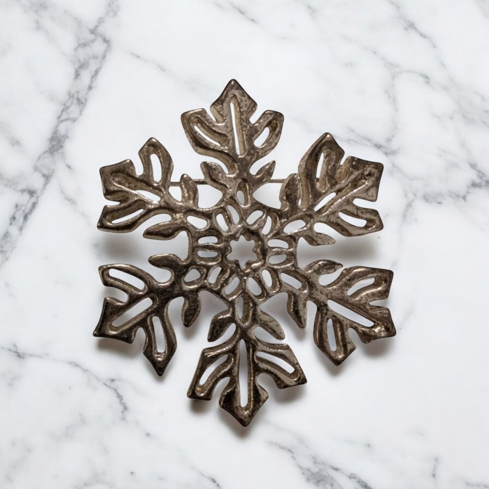 SNOWFLAKE Vintage Silver Brooch Winter Retro Pin